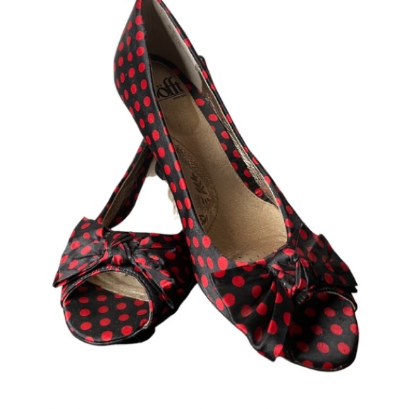 Sofft Shoes - Sofft retro poka-dot bow heels